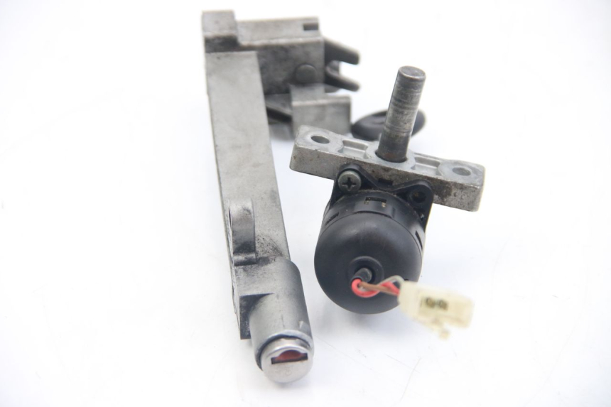 photo de KIT SERRURE CLE NEIMAN MBK BOOSTER NEXT GENERATION 50 (2004 - 2007)