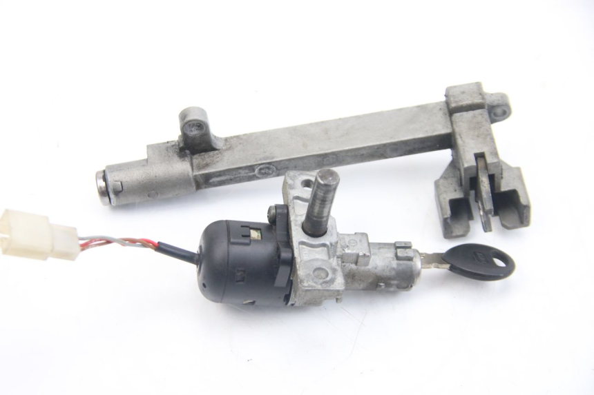 photo de KIT SERRURE CLE NEIMAN MBK BOOSTER NEXT GENERATION 50 (2004 - 2007)