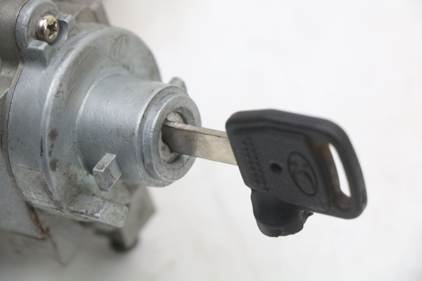 photo de Kit de verrouillage avec clé Neiman KYMCO DINK STREET 125 (2009 - 2014) - Gros plan technique