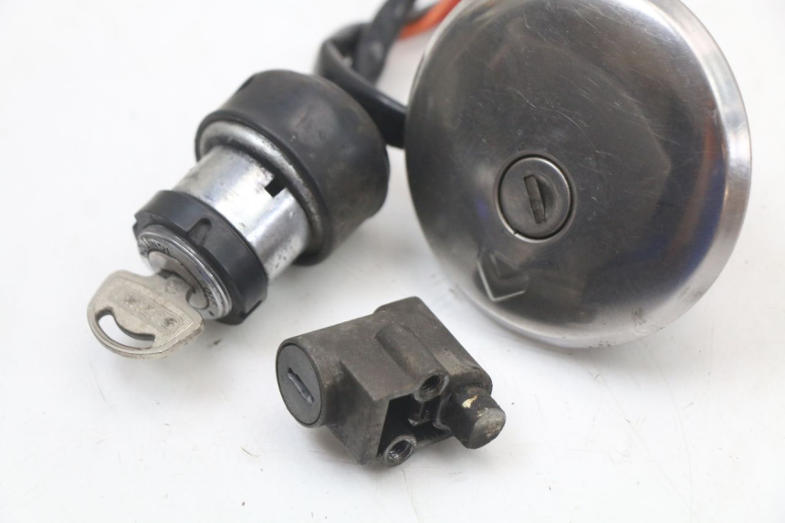 photo de Ensemble de serrure avec clé Neiman SUZUKI GN 125 (1997 - 2000)