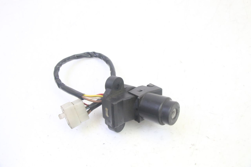 photo de KIT SERRURE CLE NEIMAN KAWASAKI GPZ RX 1000 (1986 - 1988) - Détail de la pièce