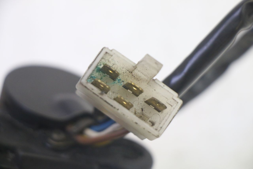 photo de KIT SERRURE CLE NEIMAN KAWASAKI GPZ RX 1000 (1986 - 1988) - Points de fixation