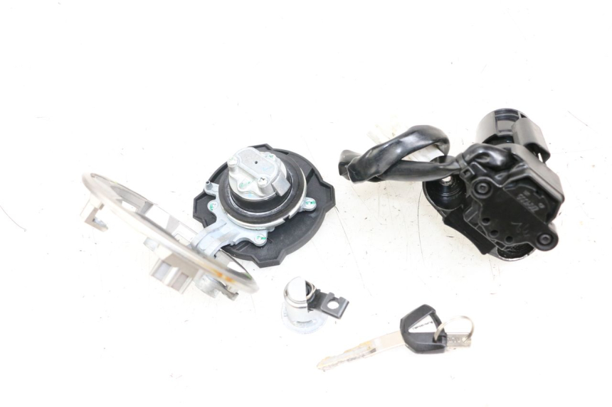 photo de KIT SERRURE CLE NEIMAN KAWASAKI NINJA 400 (2018 - 2023)