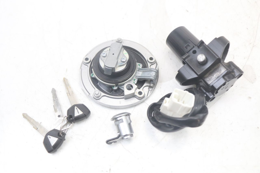 photo de KIT SERRURE CLE NEIMAN KAWASAKI VERSYS ABS 650 (2015 - 2018)