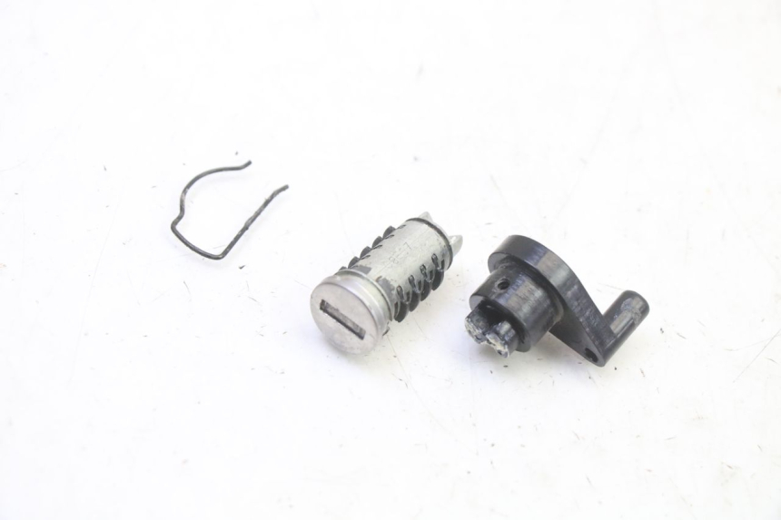 photo de KIT SERRURE CLE NEIMAN PIAGGIO LIBERTY 4T 50 (2009 - 2015)