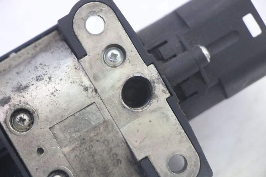 photo de KIT SERRURE CLE NEIMAN PIAGGIO MP3 HPE 350 (2018 - 2020) - État de surface