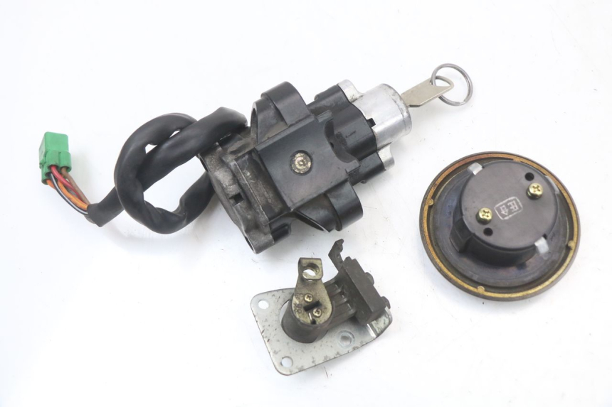 photo de KIT SERRURE CLE NEIMAN SUZUKI GZ MARAUDER 125 (1998 - 2004)