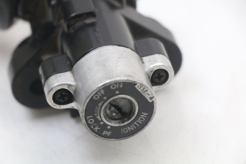 photo de KIT SERRURE CLE NEIMAN SUZUKI GZ MARAUDER 125 (1998 - 2004)
