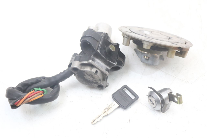 photo de KIT SERRURE CLE NEIMAN SUZUKI SV N 650 (1999 - 2002)