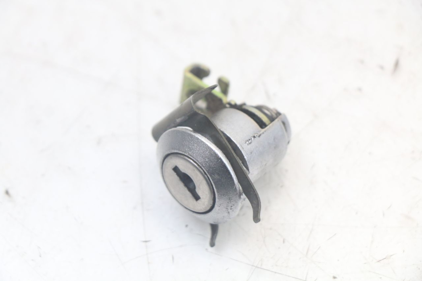 photo de KIT SERRURE CLE NEIMAN SUZUKI SV N 650 (1999 - 2002)
