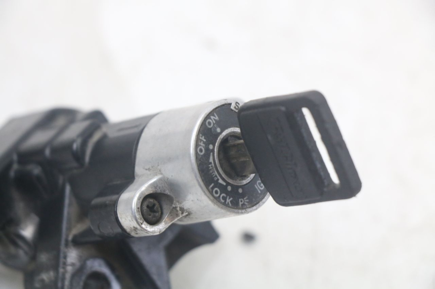 photo de KIT SERRURE CLE NEIMAN SUZUKI SV N 650 (1999 - 2002)