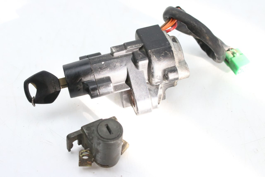 photo de KIT SERRURE CLE NEIMAN SUZUKI TLS TL S 1000 (1997 - 2001)