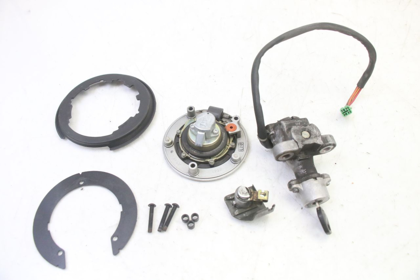 photo de KIT SERRURE CLE NEIMAN SUZUKI SV S 650 (2003 - 2009)