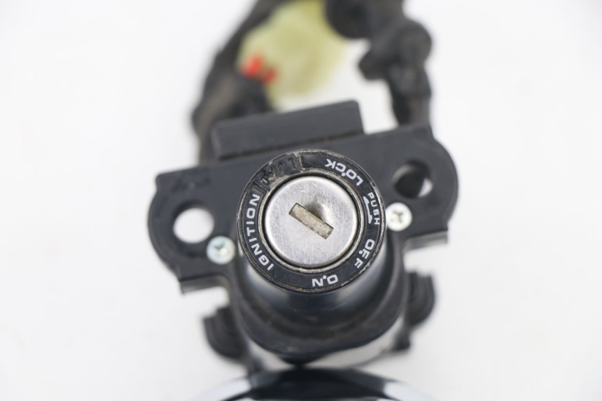 photo de KIT SERRURE CLE NEIMAN HONDA XLV VARADERO 125 (2000 - 2006) - Autre angle de vue