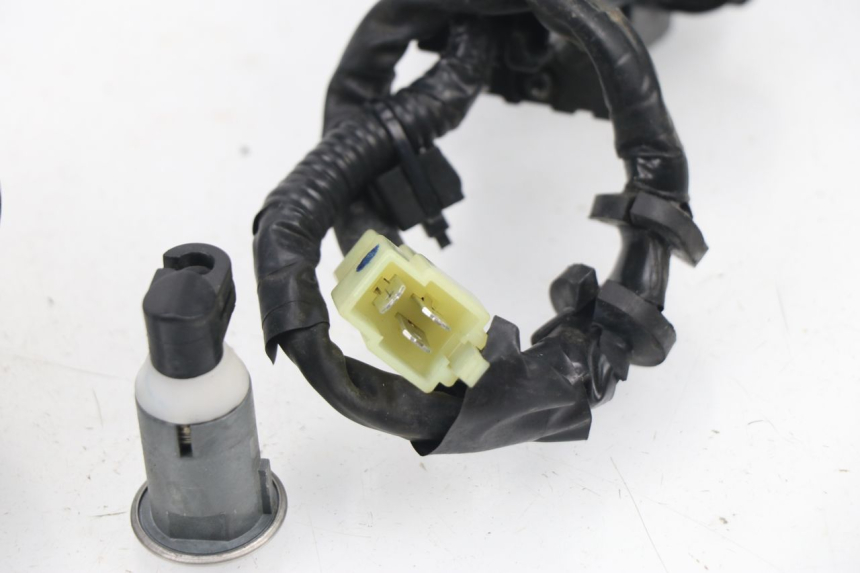 photo de KIT SERRURE CLE NEIMAN HONDA XLV VARADERO 125 (2000 - 2006) - Points de fixation