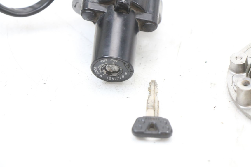 photo de KIT SERRURE CLE NEIMAN YAMAHA XJ600 XJ DIVERSION 600 (1992 - 1997)