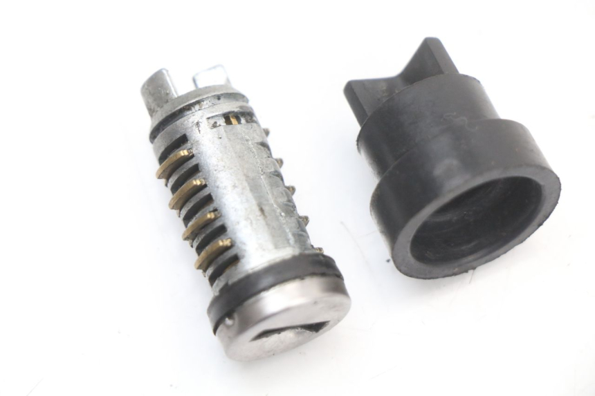 photo de KIT SERRURE CLE NEIMAN PIAGGIO ZIP 2T 50 (2009 - 2019)