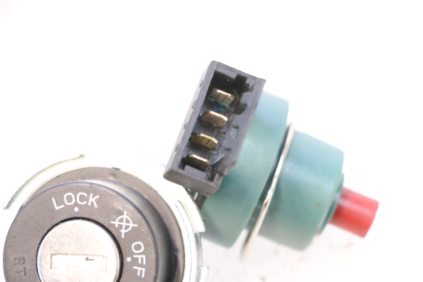 photo de KIT SERRURE CLE NEIMAN PIAGGIO ZIP 4T 50 (2018 - 2020) - Points de fixation