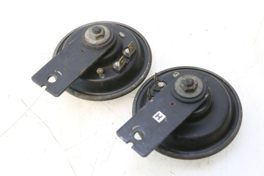 photo de KLAXON YAMAHA XJR 1300 (1998 - 2002) - Autre angle de vue
