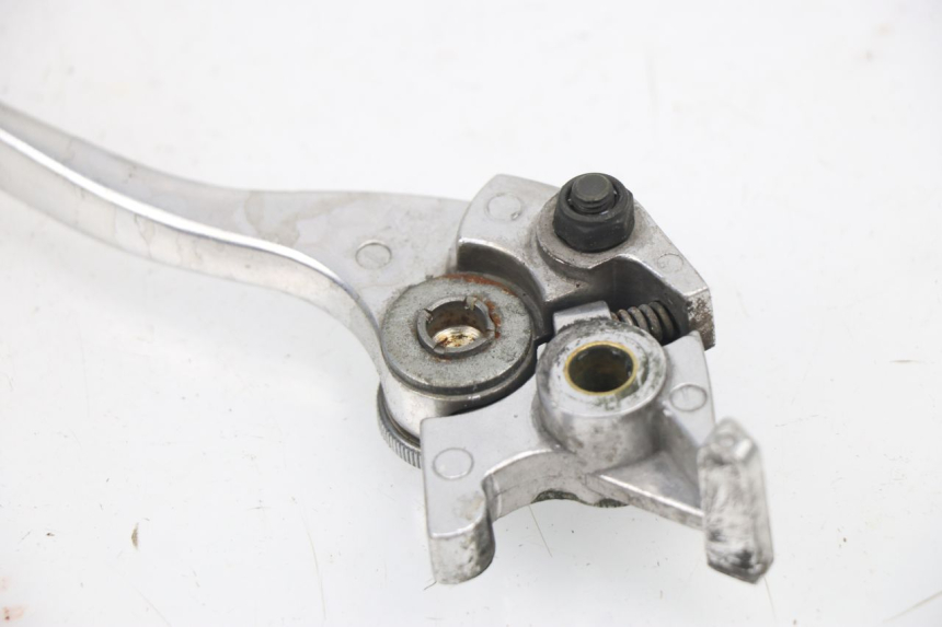 photo de LEVIER FREIN DROIT KYMCO XCITING 500 (2007 - 2010) - Gros plan technique