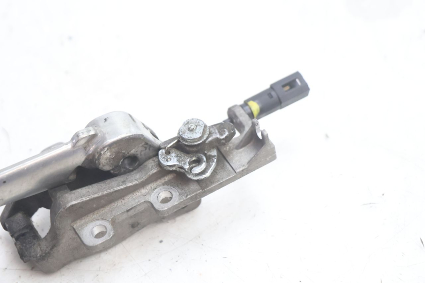 photo de LEVIER FREIN PARKING PIAGGIO MP3 125 (2006 - 2014) - État de surface
