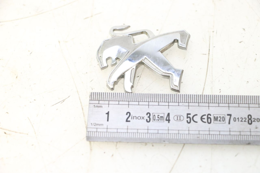 photo de LOGO MARQUE PEUGEOT KISBEE 2T 50 (2010 - 2017) - Détail de la pièce
