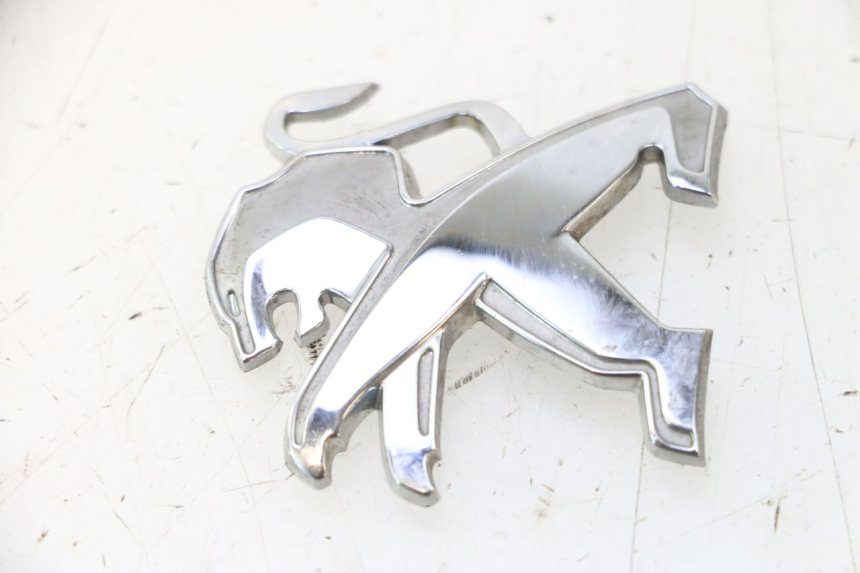photo de LOGO MARQUE PEUGEOT KISBEE 2T 50 (2010 - 2017) - Autre angle de vue
