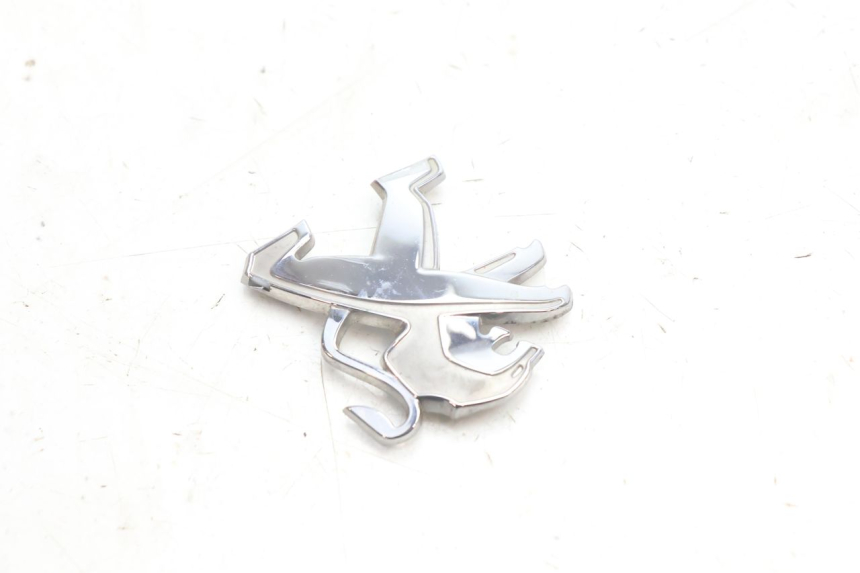 photo de LOGO MARQUE PEUGEOT KISBEE 2T 50 (2010 - 2017) - Détail de la pièce