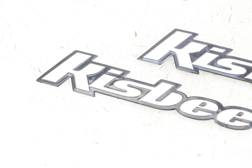 photo de LOGO MARQUE PEUGEOT KISBEE 4T 50 (2010 - 2017) - Gros plan technique