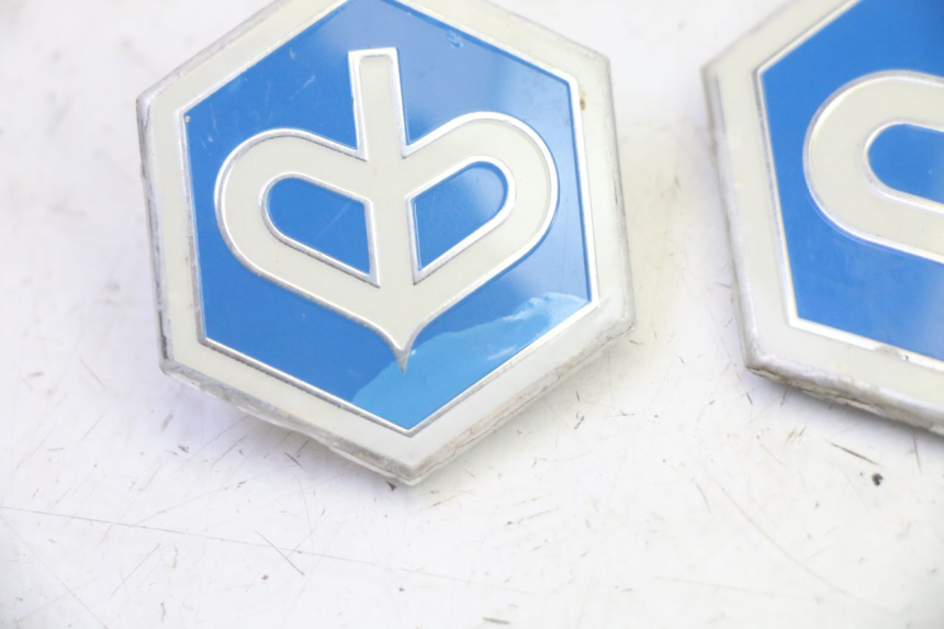 photo de LOGO MARQUE PIAGGIO MP3 RL 250 (2006 - 2010) - Zoom état d’usage