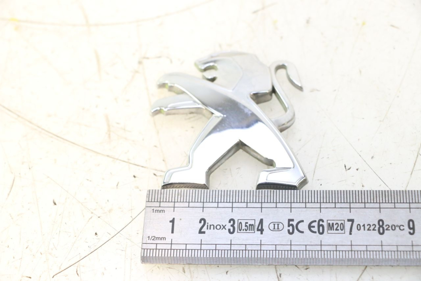 photo de LOGO MARQUE PEUGEOT SATELIS 125 (2013 - 2018) - Détail de la pièce