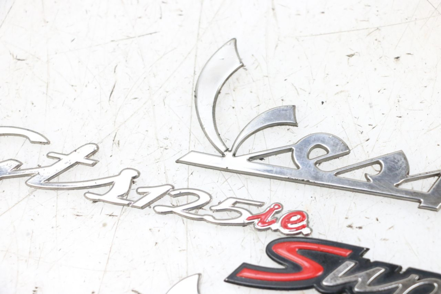 photo de LOGO MARQUE PIAGGIO VESPA GTS SUPER IE 125 (2009 - 2016) - Vue d’ensemble
