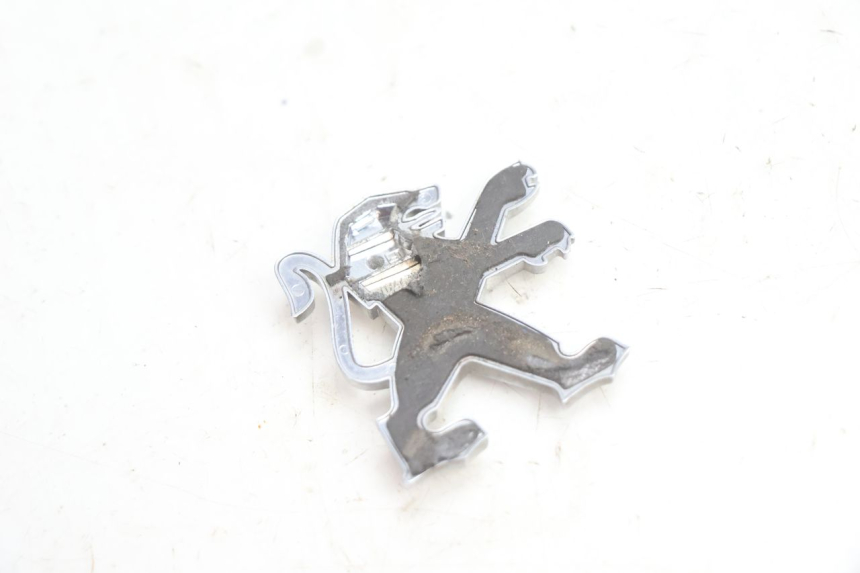 photo de LOGO MARQUE PEUGEOT VIVACITY 50 (2004 - 2009) - Zoom état d’usage