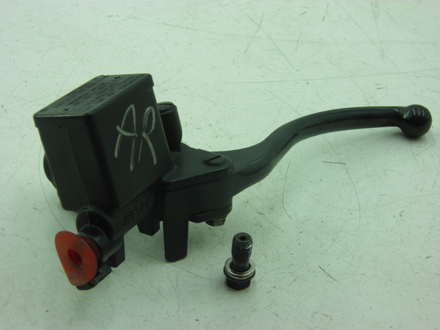 photo de MAITRE CYLINDRE ARRIERE HONDA FES S-WING SWING 125 (2007 - 2015)