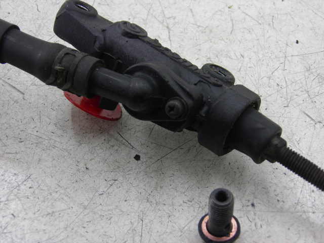 photo de MAITRE CYLINDRE ARRIERE YAMAHA TDM 850 (1996 - 2001)