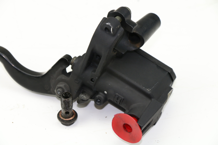 photo de MAITRE CYLINDRE FREIN ARRIERE YAMAHA XMAX X-MAX 125 (2006 - 2009)