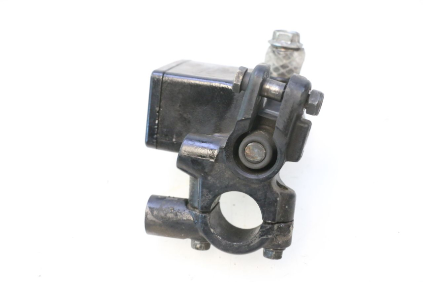 photo de MAITRE CYLINDRE AVANT SUZUKI BURGMAN 125 (2007 - 2014) - Points de fixation