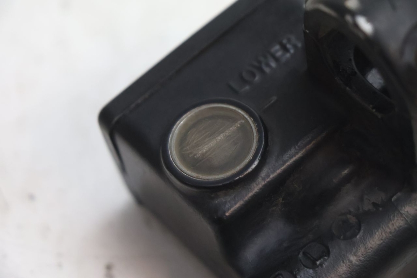 photo de MAITRE CYLINDRE AVANT HONDA CB TWO FIFTY 250 (1991 - 2002) - Autre angle de vue
