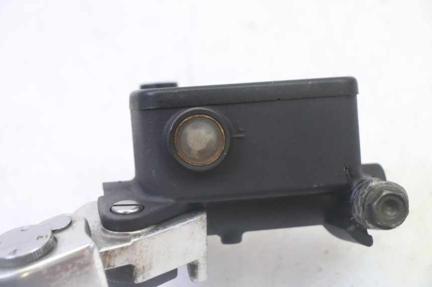 photo de MAITRE CYLINDRE AVANT KYMCO DINK STREET 125 (2009 - 2014) - Vue d’ensemble