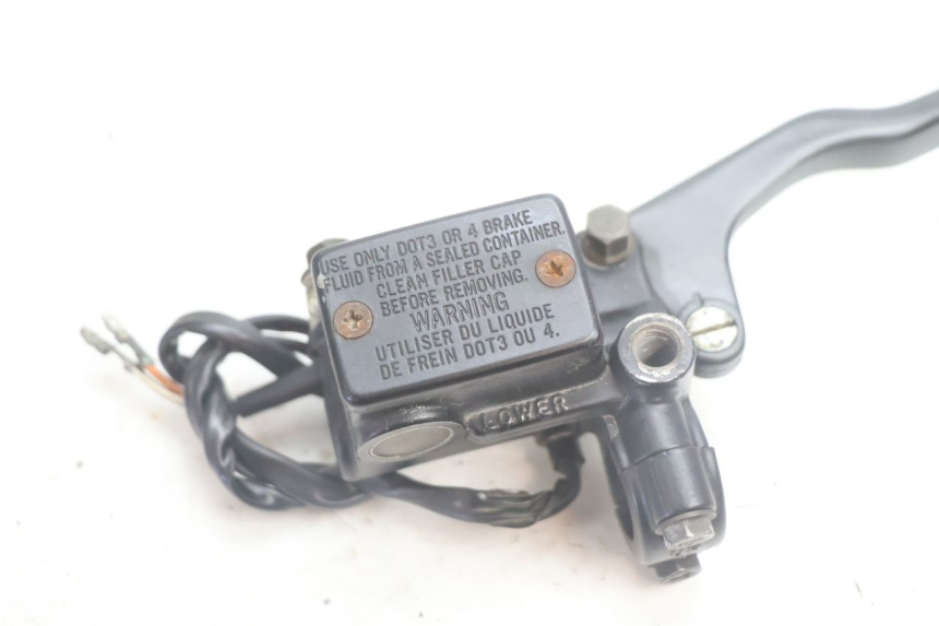 photo de MAITRE CYLINDRE AVANT SUZUKI DR S 600 (1985 - 1989) - Détail de la pièce