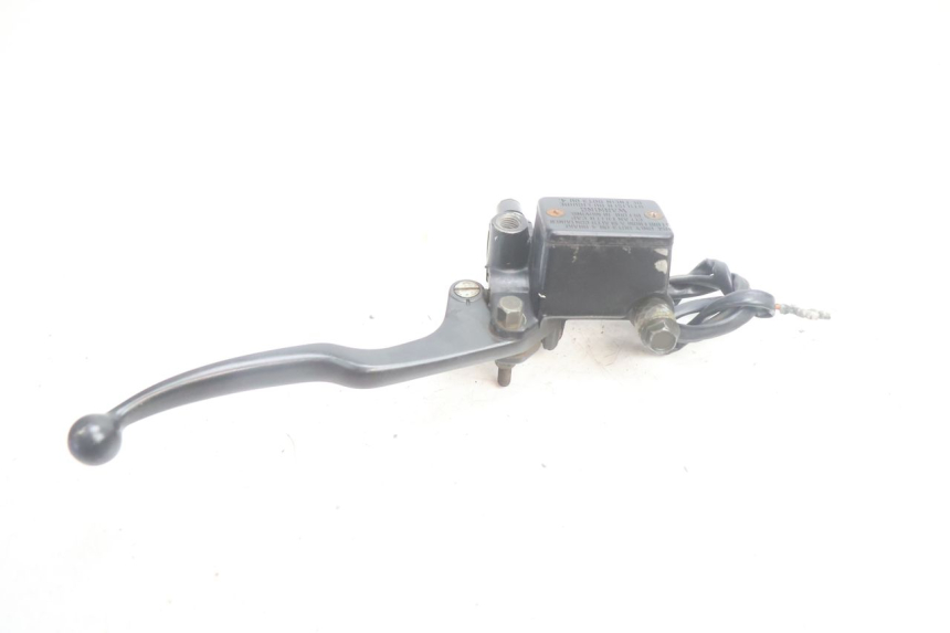 photo de MAITRE CYLINDRE AVANT SUZUKI DR S 600 (1985 - 1989) - Points de fixation