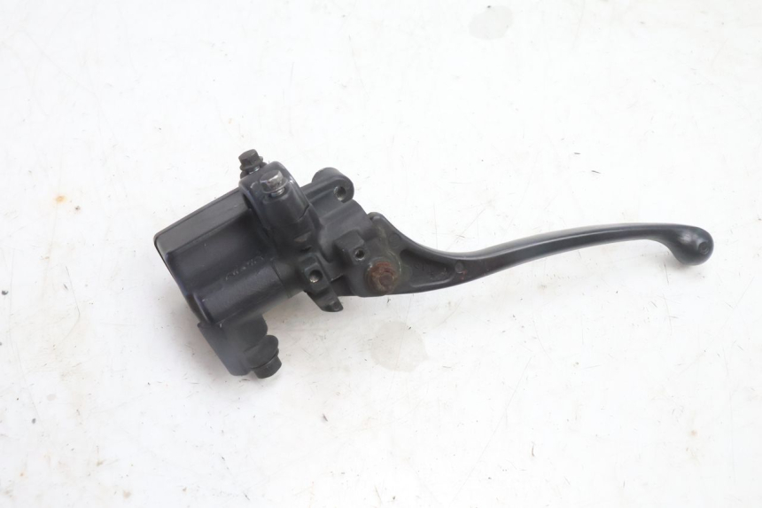 photo de MAITRE CYLINDRE AVANT HONDA FES PANTHEON 2T 125 (1998 - 2002) - Autre angle de vue