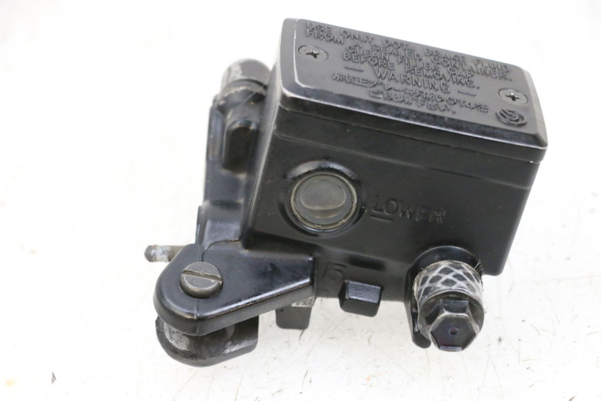 photo de MAITRE CYLINDRE AVANT YAMAHA FJR ABS 1300 (2006 - 2012) - Autre angle de vue