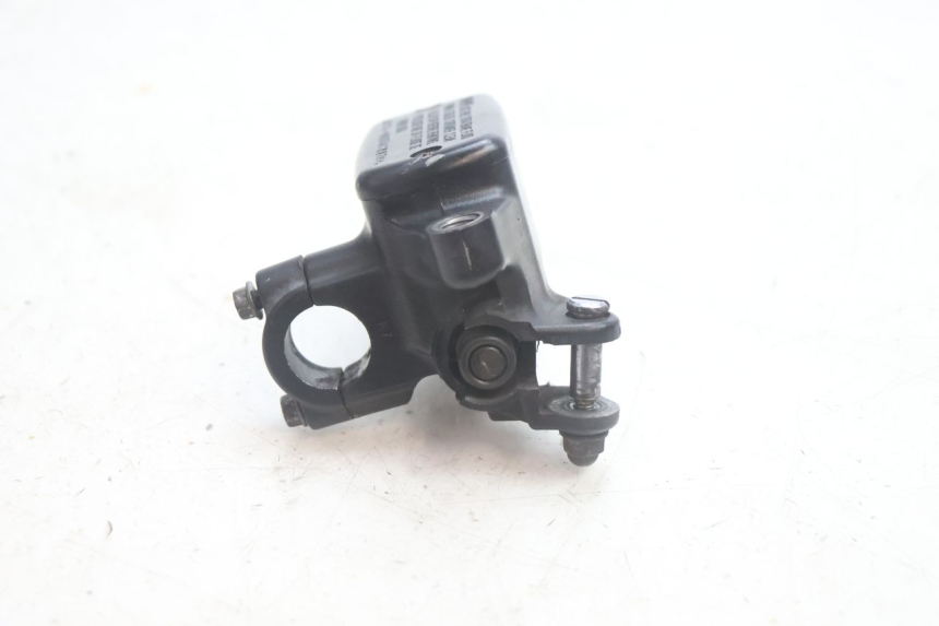 photo de MAITRE CYLINDRE AVANT HONDA FJS SILVER WING SILVERWING 400 (2005 - 2008) - Vue d’ensemble