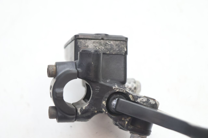 photo de MAITRE CYLINDRE AVANT KAWASAKI GPX F ZX750F 750 (1986 - 1990) - Vue d’ensemble