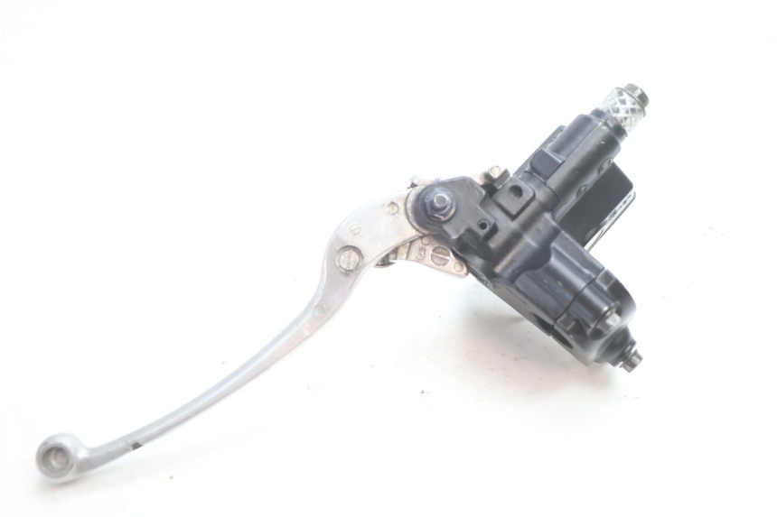 photo de MAITRE CYLINDRE AVANT SUZUKI GSF N BANDIT 1200 (2001 - 2005) - Points de fixation