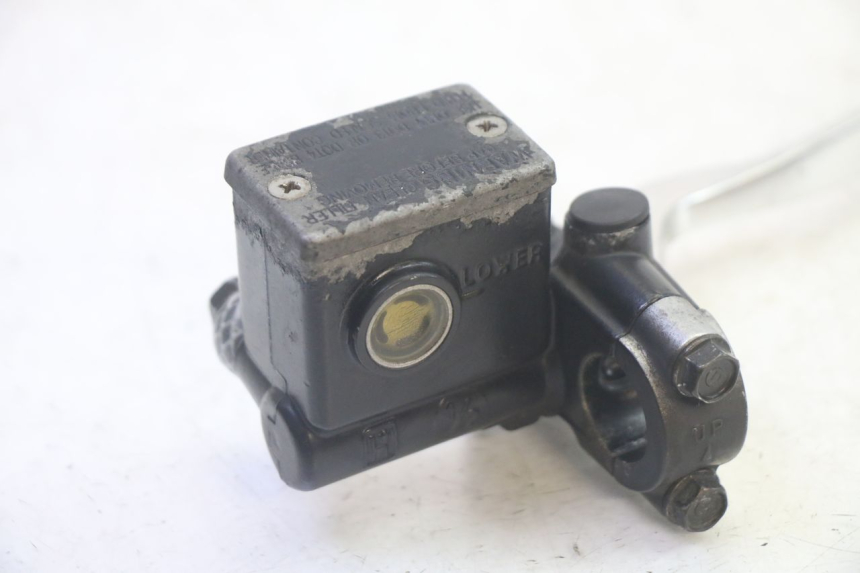 photo de MAITRE CYLINDRE AVANT SYM GTS EVO 125 (2009 - 2013) - Autre angle de vue