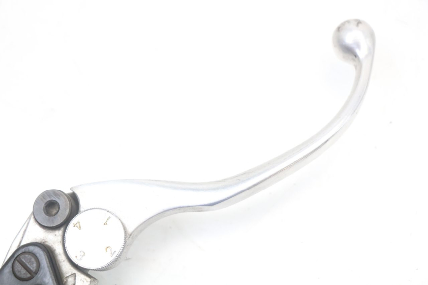 photo de MAITRE CYLINDRE AVANT SUZUKI GZ MARAUDER 125 (1998 - 2004) - Gros plan technique