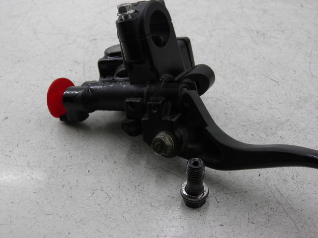 photo de MAITRE CYLINDRE AVANT HONDA FES S-WING SWING ABS 125 (2007 - 2015)