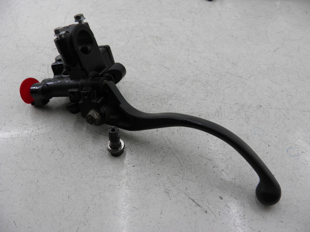 photo de MAITRE CYLINDRE AVANT HONDA FES S-WING SWING ABS 125 (2007 - 2015)